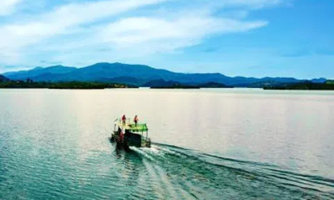 Nơi nào mệnh danh là "Vịnh Hạ Long thu nhỏ", có Hoa quả sơn như phim Tây Du Ký, thu hút đông đảo du khách tìm đến?