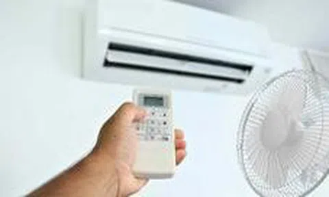 Suốt đêm bật điều hòa 26°C + bật quạt có tốt không?