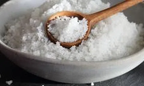 5 lý do vì sao nhiều gia đình đặt bát muối ở các góc nhà