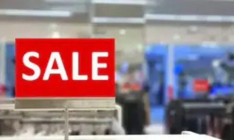 Vì sao mua hàng giảm giá liên tục có thể khiến ngân sách tăng thay vì giảm?
