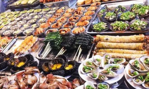 Ở Quảng Ninh có khu chợ sầm uất nhất định phải ghé qua dịp 2/9: Bán hải sản ngon bổ rẻ, là "thiên đường ẩm thực" ai cũng...