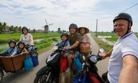 Người Hà Lan sống ở miền Tây mất một thời gian mới hiểu vì sao người Việt cứ gặp là hỏi “Ăn cơm chưa?”