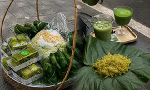 Khách Trung mê mẩn món ăn chỉ Hà Nội mới có vào mùa thu: "Đi uống cà phê mà không gọi món này là tiếc lắm!"