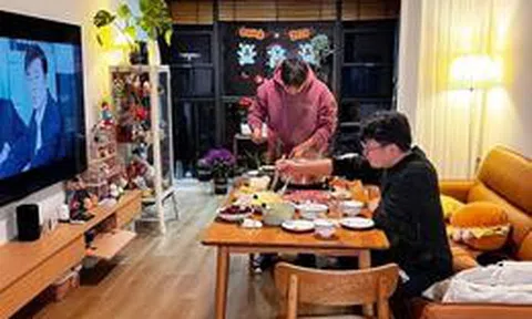 Từng là món “nhà nào cũng phải có”, vì sao bàn trà ngày càng bị loại khỏi phòng khách hiện đại?