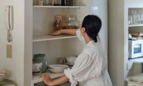 Từng thấy mẹo dọn bếp của người trung niên quá cầu kỳ, làm theo mới hiểu: Bếp sạch lâu nhờ 5 cách rất đơn giản