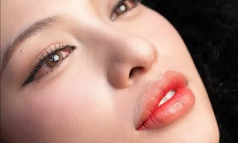 Thẩm mỹ Linh Anh tiên phong ứng dụng Personal 4K Color trong phun môi cá nhân hóa
