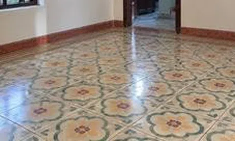 Tại sao ngày càng nhiều gia đình không còn làm nền nhà bằng gạch hoa? 2 vật liệu thay thế giúp nhà sáng, dễ phối nội thất hơn