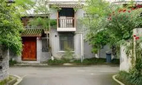 3 điều cần biết nếu đường đâm thẳng vào cổng nhà