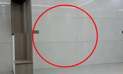 Từng là kiểu trang trí “nhà nào có cũng thấy sang”, vì sao ốp gạch kín tường giờ dần biến mất? 4 nhược điểm sống lâu mới thấy