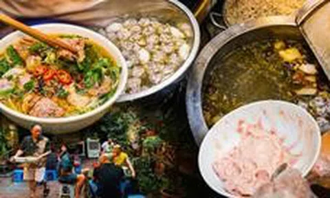 Hà Nội có hàng bún mọc 40.000 đồng bán trong biệt thự 100 tuổi, mỗi sáng chỉ mở đúng 4 tiếng