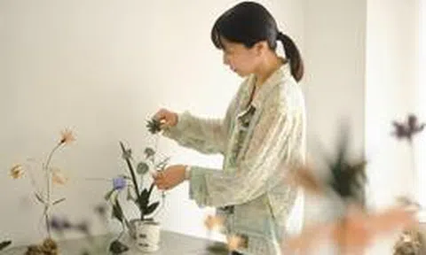 Sau tuổi 40 mới hiểu: Càng tích trữ nhiều càng bất an, tôi thoát khỏi khủng hoảng tuổi trung niên nhờ dọn lại căn nhà