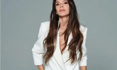 Victoria Beckham hồi sinh thời trang thập niên 1990