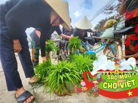Lạ lùng phiên chợ giữa lòng Nghệ An, bán duy nhất một thứ tưởng không ai mua mà lúc nào cũng nườm nượp khách