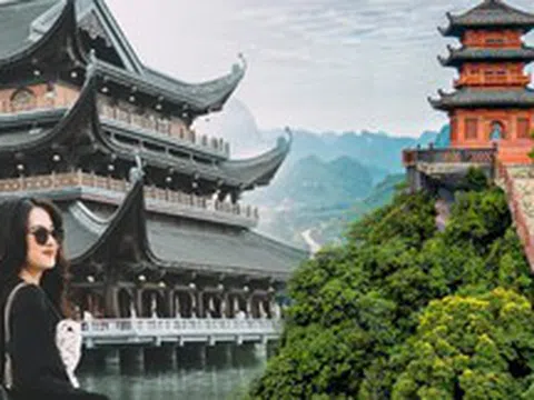 Tỉnh có diện tích nhỏ thứ 2 Việt Nam được Giải thưởng Du lịch Thế giới gọi tên tới 2 lần: Có quần thể du lịch 5.000ha cực nổi tiếng, cách Hà Nội chỉ hơn 60km