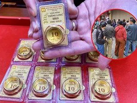 Giá vàng tăng mạnh, đôi vợ chồng ở Hà Nội chốt liền 600 chỉ, tin chắc sẽ lãi