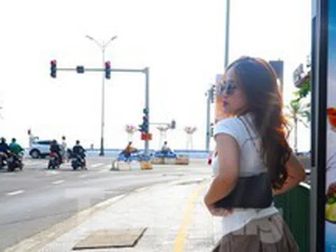 Con đường đâm thẳng ra biển Đà Nẵng bỗng dưng... nổi như cồn