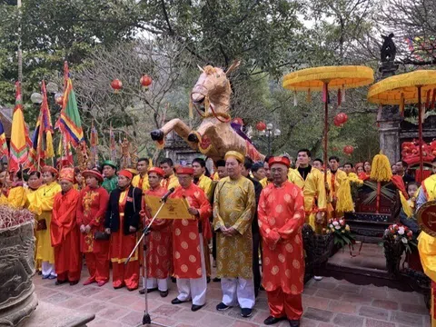 Lễ hội gắn với một trong "tứ bất tử" của Việt Nam, diễn ra tại nơi vua Lý từng xem vận mệnh đất nước