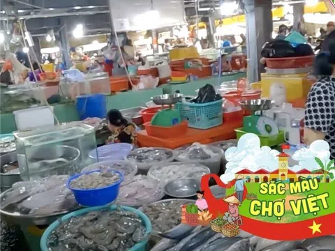 Giữa lòng An Giang có khu chợ bán đủ thứ: Lúc nào cũng tắc đường vì chợ quá đông đúc