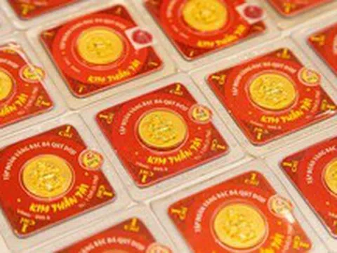 Giá vàng hôm nay 23/4: Rơi không phanh từ đỉnh cao nhất lịch sử