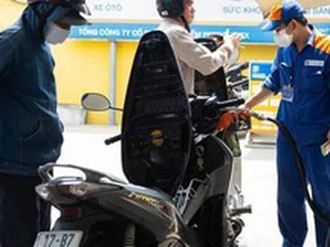 Giá xăng đồng loạt tăng, tiến sát 20.000 đồng/lít