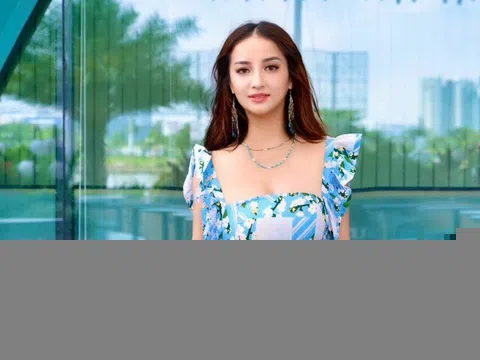 Janet Hoang với sự trở lại đầy màu sắc