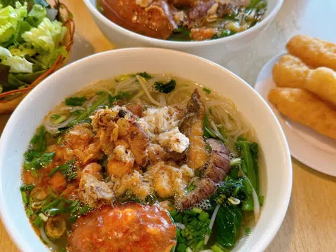 Du lịch Hạ Long 1 ngày, ăn đặc sản gì, chơi ở đâu?