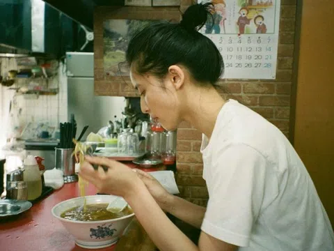 Lương 8 triệu, sống ở Hà Nội, vẫn tiết kiệm được nhờ bí quyết "mắt không thấy, tay không tiêu"