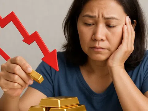 Giá vàng đang lao dốc, có nên rút tiết kiệm 200 triệu để mua?