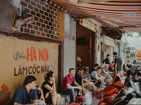 Những quán cafe gần trăm tuổi giữa lòng Thủ đô: Cha truyền con nối đến 4 đời, nay vẫn đông kín khách nhờ bí quyết gia...