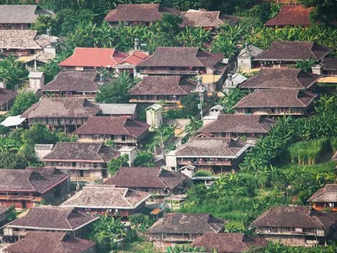 Chuyện ly kỳ ở Lạng Sơn: Hàng trăm ngôi nhà cùng quay về một hướng, cảnh tượng hiếm có!