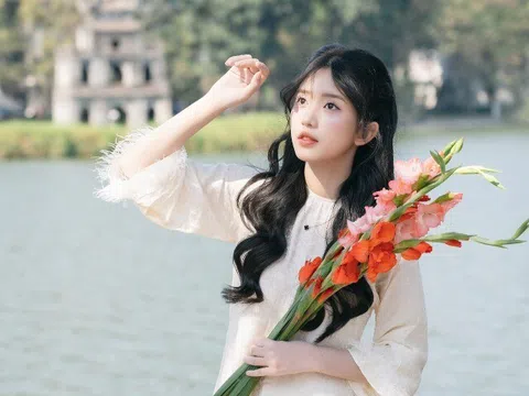 Lịch trình các "nàng thơ" cuối năm: Chụp ảnh áo dài ở Hồ Gươm, ngắm hoa cỏ ở công viên