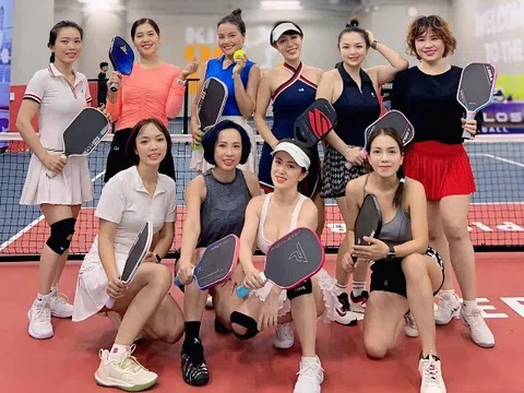 Hội "Chị em hàng xóm" rủ nhau chơi Pickleball, lan tỏa tinh thần "khỏe trẻ đẹp" từ group chat đến sân bóng
