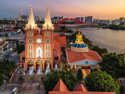 Không chỉ Nhà thờ Đức Bà, TP.HCM còn có 4 địa điểm cực hot dành cho giới trẻ "sống ảo" dịp Noel