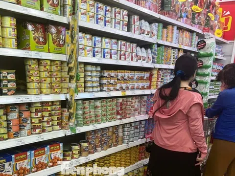 Người tiêu dùng ở TPHCM 'quay lưng' với đồ hộp