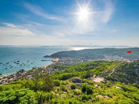 Hòn đảo nào ở Gia Lai chỉ cách bờ biển 24km, cảnh đẹp như phim khiến du khách mê mẩn “không muốn về”