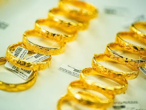 Sau nhiều năm mua vàng, tôi nhận ra thứ duy nhất cần giữ khi giá vàng lên cao