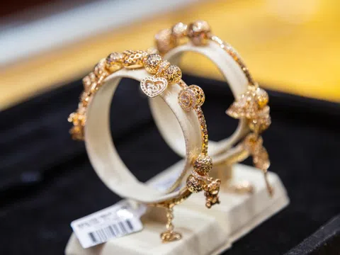 Giá vàng hôm nay 6/3: Cắm đầu giảm