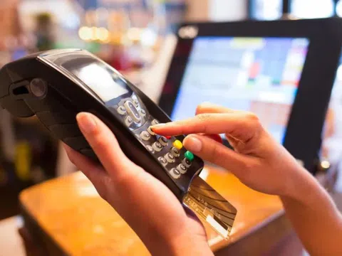 Quẹt thẻ mua tủ lạnh 23,4 triệu đồng, người phụ nữ cuối cùng mang nợ 254 triệu: Nhiều người cũng gặp tình trạng tương tự