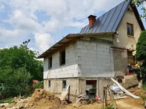 Bán nhà giá rẻ cho người thân, 1 năm sau tôi mới hiểu bài học đắt giá về tiền bạc và ranh giới gia đình