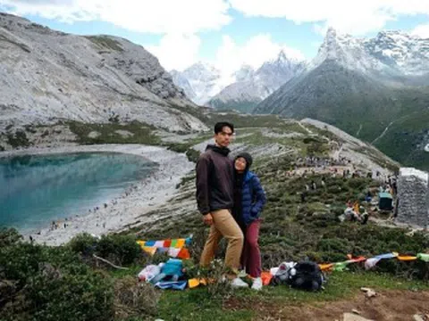 Vợ chồng ở TPHCM tiết kiệm 7 năm để cùng nhau du lịch bụi qua 14 quốc gia