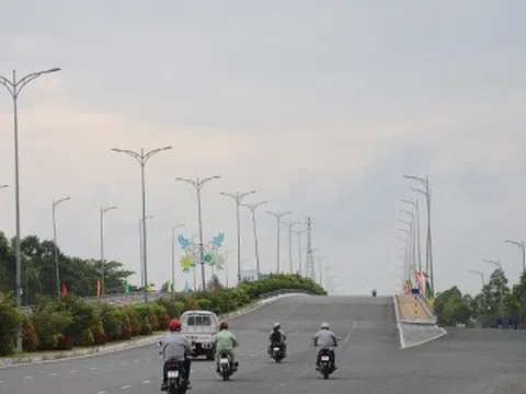 Những cây cầu mang tên độc lạ ở miền Tây, có cái khiến người nghe "đỏ mặt"