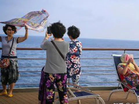 Hai chị em nghỉ hưu cùng thời điểm: Một người đi làm lại, một người nghỉ hẳn - 10 năm sau, tài chính và hạnh phúc rẽ hai hướng