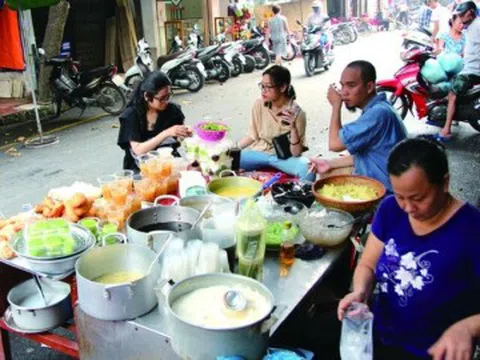 Ở Hải Phòng có khu “chợ nhà giàu”, nổi tiếng với những món ăn vặt kiểu “sang chảnh”, xách về đủ hải sản tươi sống