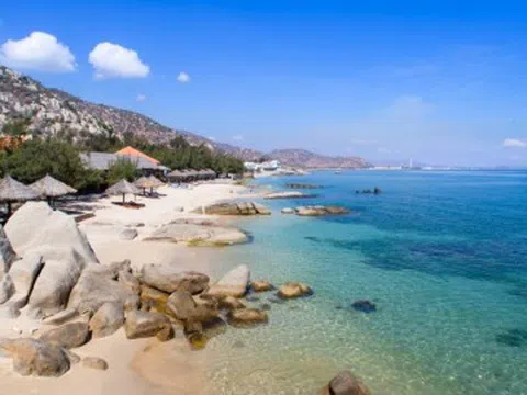 Bãi biển như “viên ngọc thô” của Nam Trung Bộ, nghe tên kỳ lạ nhưng đẹp khó cưỡng, đến 1 lần là nhớ mãi