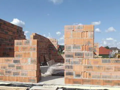 Bỏ 400 triệu xây nhà ở quê để nghỉ hưu, 1 năm sau phải quay lại thành phố: 3 bài toán tài chính nhiều người chưa tính hết