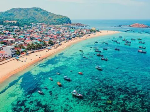 Làng chài "tuyệt đối điện ảnh" hút triệu view ở Quy Nhơn, đi mùa nào đẹp nhất?