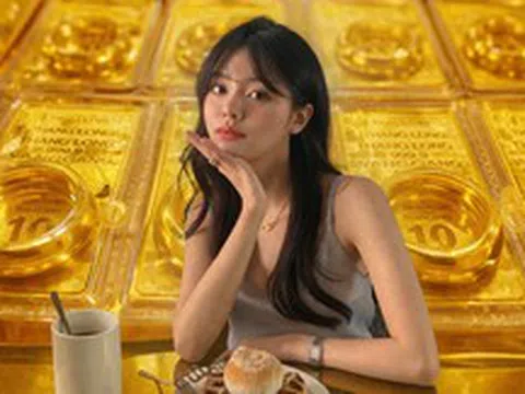 Mỗi lần đi ngang tiệm vàng, tôi đều nghĩ “có tiền là mua” - cho đến khi có 15 triệu thật