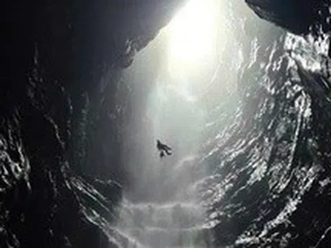 Phát hiện hang động mới có thác nước độc đáo tại Phong Nha - Kẻ Bàng