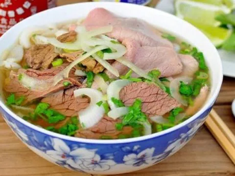 Nghỉ lễ Giỗ Tổ, gợi ý các đặc sản Hà Nội cho cả một ngày, không ăn thì 'tiếc hùi hụi'