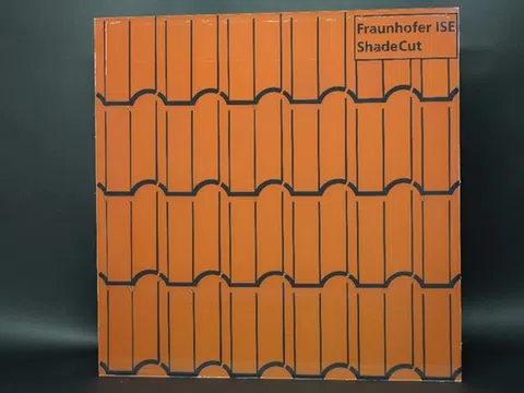 Hiệu suất đáng kinh ngạc của tấm pin năng lượng mặt trời nhìn giống ngói lợp mái nhà